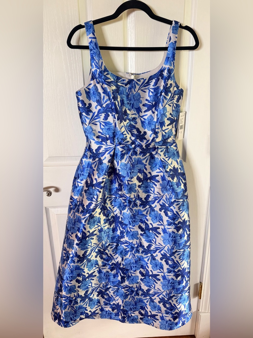 Donna Ricco Blue and White Floral Sleeveless Fit-and-Flare Dress